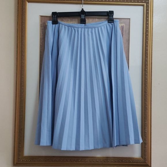 NEW CALVIN KLEIN LIGHT BLUE PLEATED SKIRT 4P - Picture 4 of 10